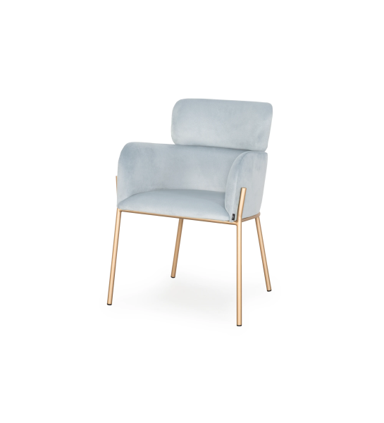 Silla con brazos tapizada en tejido azul, con estructura metálica lacada en dorado.