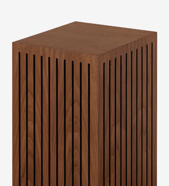Socle avec frises en noyer naturel