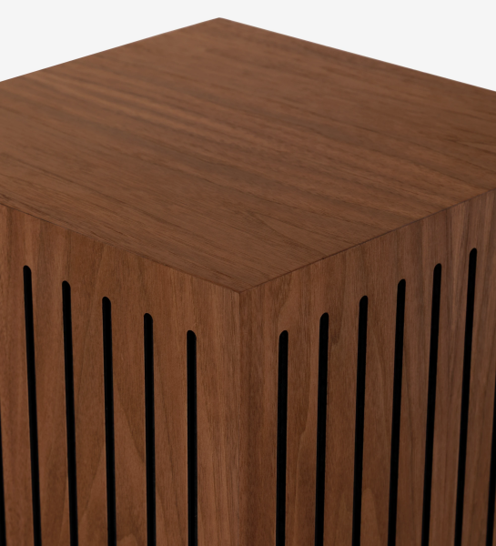 Socle avec frises en noyer naturel