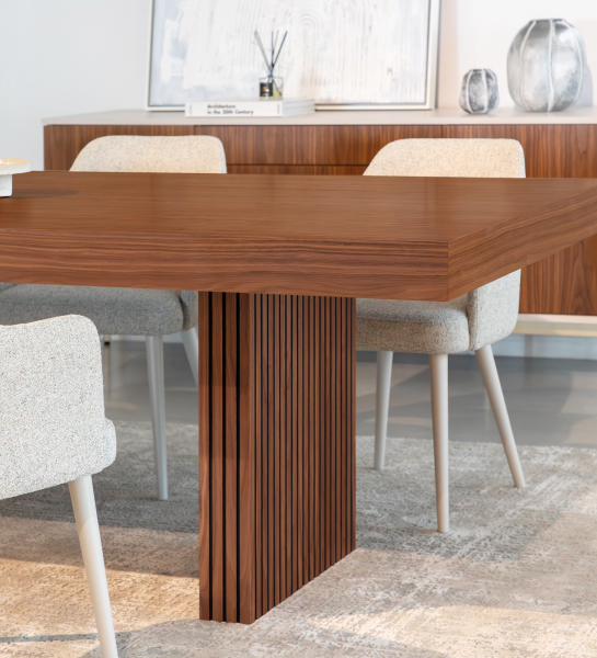 Table de repas rectangulaire Cannes 250 x 110 cm, en noyer naturel, pieds à frises.
