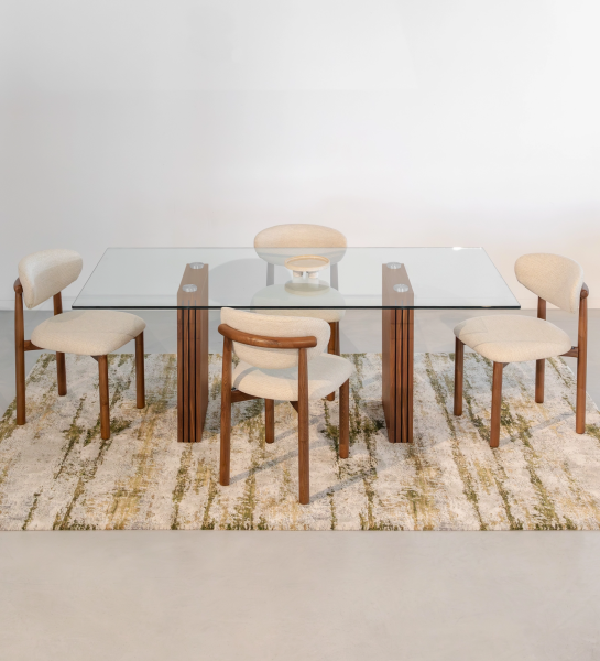 Table de repas rectangulaire Cannes 200 x 98 cm, plateau en verre, pieds en noyer naturel à frises.