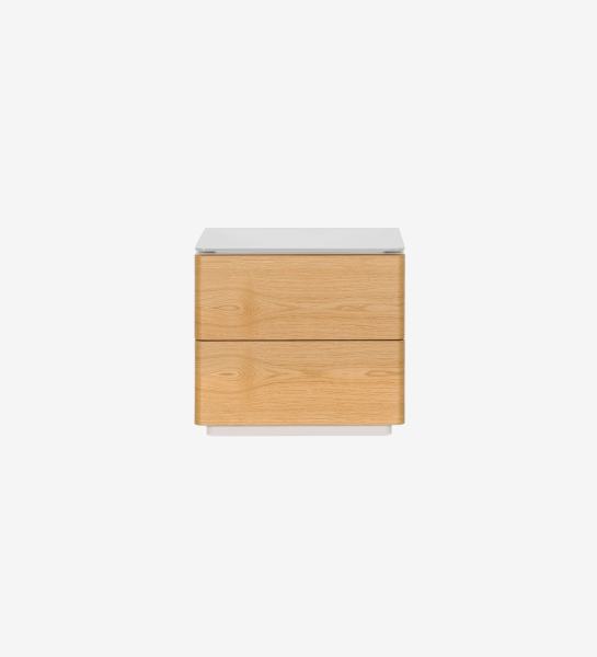 Table de chevet avec 2 tiroirs en chêne naturel, structure laquée perle avec plateau en verre