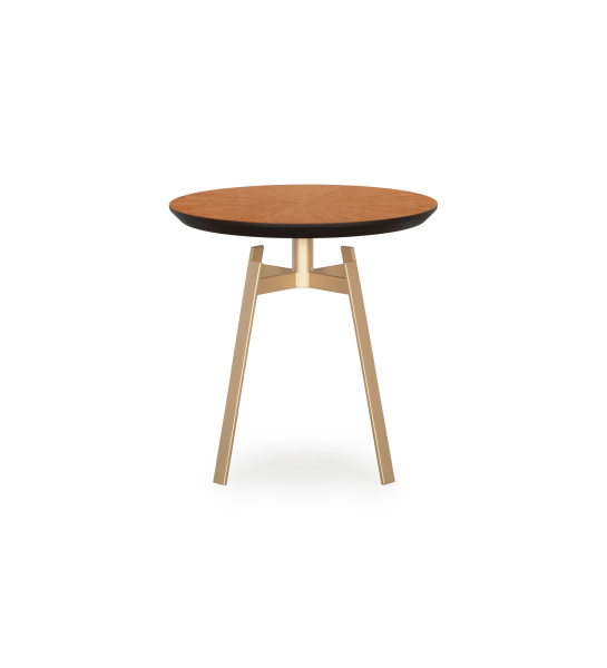 Mesa de apoio Tokyo redonda, tampo em carvalho mel, pé metálico lacado a dourado, Ø 48,5 cm.