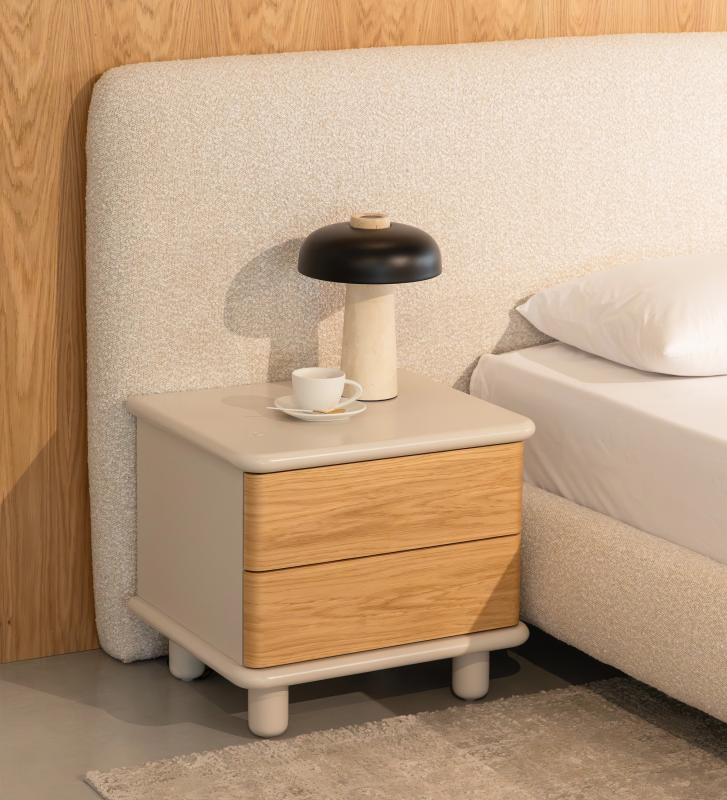 Bedside table with 2 drawers in natural oak, pearl frame. 