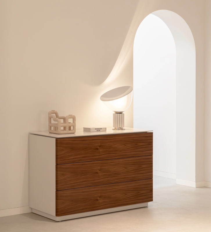 Dresser with 3 large drawers in natural walnut, structure lacquered in pearl.