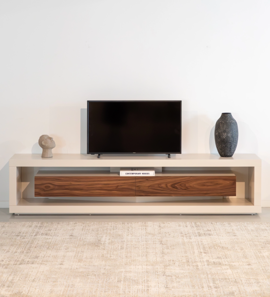 Meuble TV Londres structure et module tiroirs laquée perle, tiroirs en noyer naturel, 250 x 56 cm.