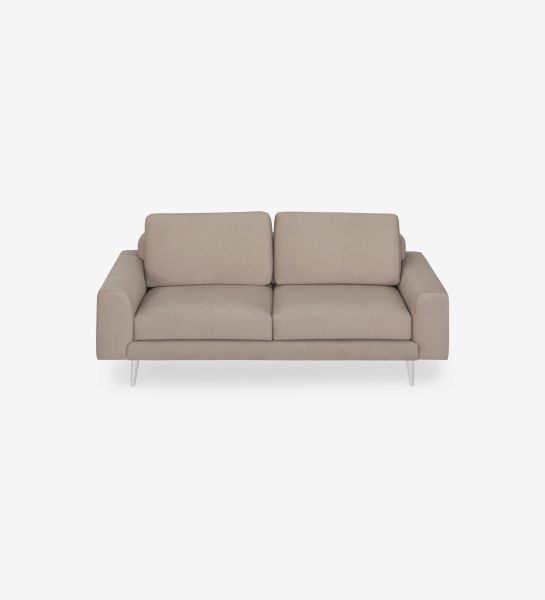 Sofá Oslo 2 plazas tapizado en tela taupe, pies lacados perla, 188 cm.