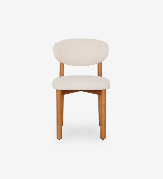 Chair in honey-colored ash wood, with seat and backrest upholstered in pearl fabric.