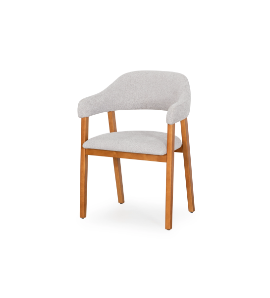 Silla con brazos, en madera de fresno color miel, con asiento y respaldo tapizados en tela gris claro