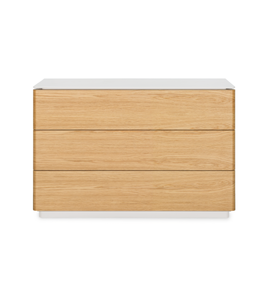 Commode avec 3 grands tiroirs en chêne naturel, structure laquée perle.