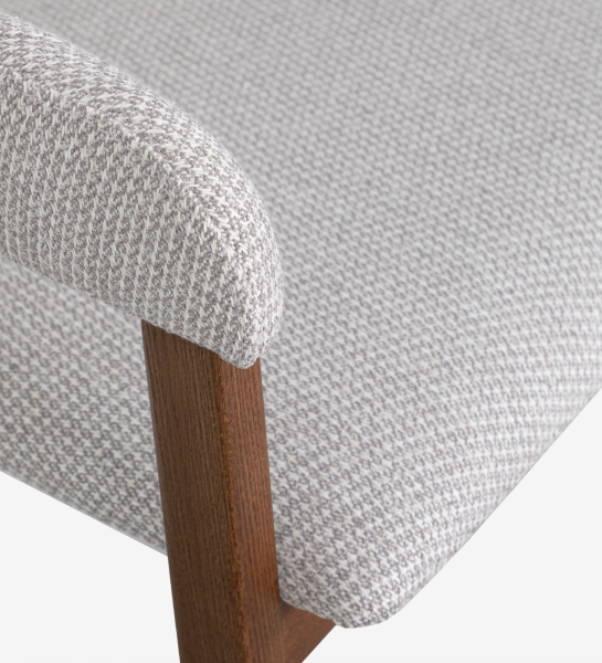 Silla Capri tapizada gris claro con patrón jaspeado y pata de madera