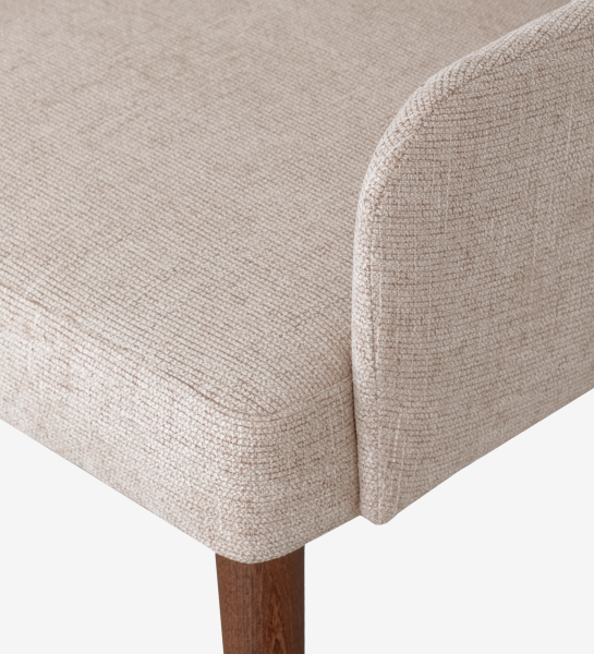 Chaise Paris beige en tissu bouclé, assise et accoudoir partiel, pied en bois