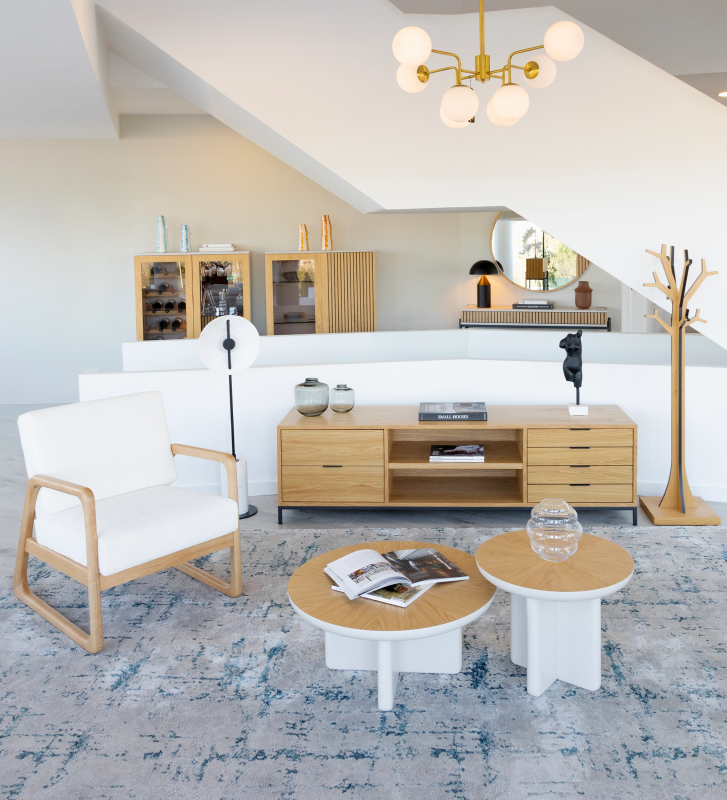 Abstract rug with blue tones, folded edge finish + 6mm feltex backing.