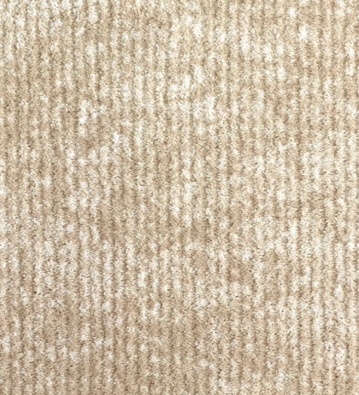 Tapis avec un motif dans des tons de beige, finition bord plié + feutre feltex 6 mm.