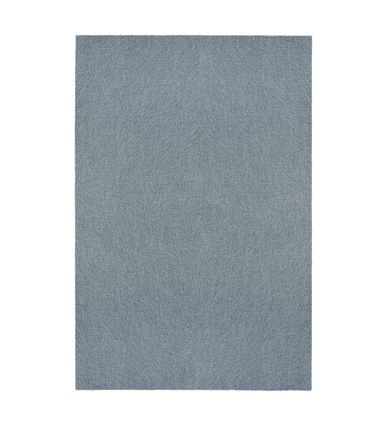 Tapete azul com textura macia, acabamento dobra + feltex 6mm.