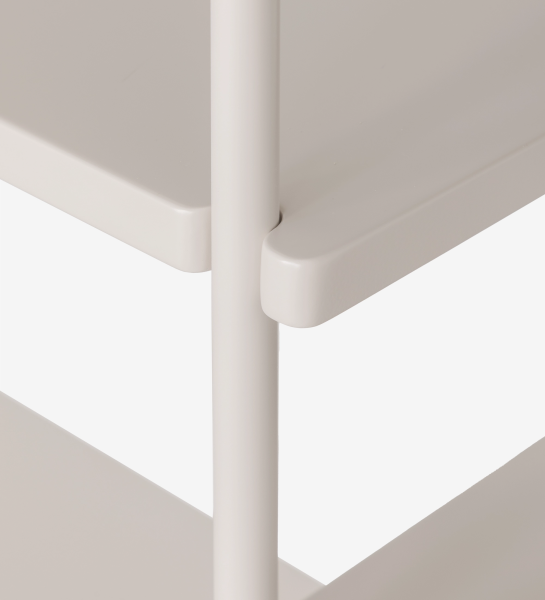 Detalle de esquina del Estante Paris en acabado crema con poste redondeado