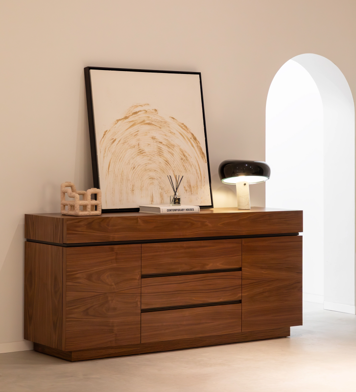 Sideboard with doors, drawers and structure in natural walnut, black details and a cutlery drawer.