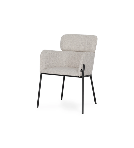 Silla con brazos tapizada en tejido gris, con estructura metálica lacada en negro.