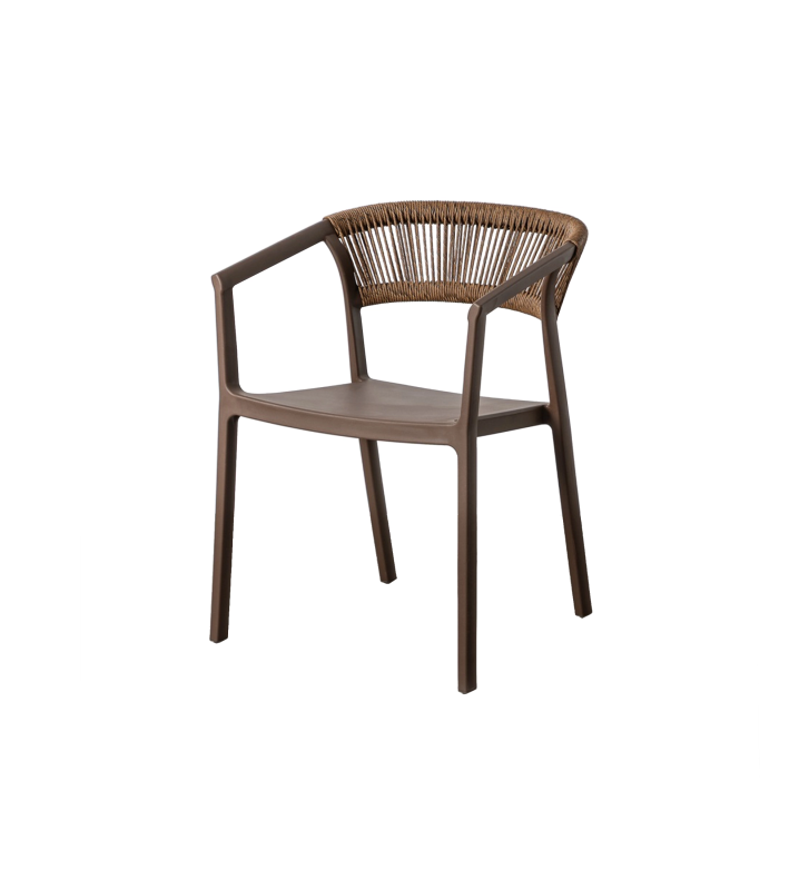 Stackable outdoor chair in polypropylene and polyethylene rope.
