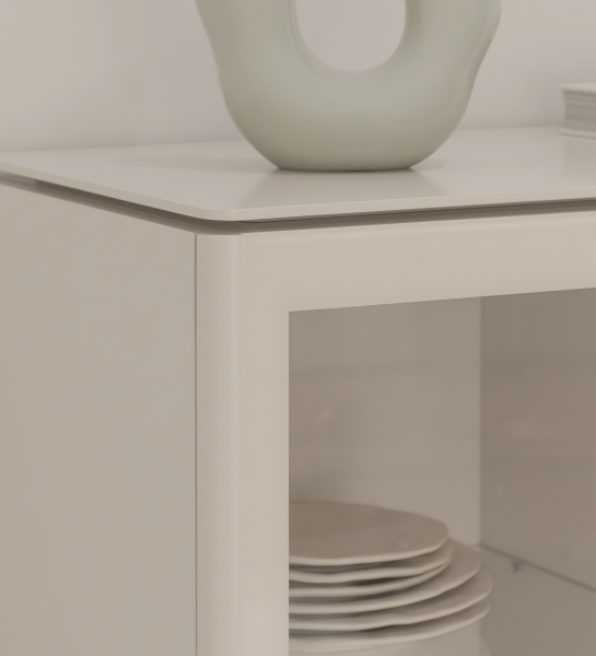 Meuble Vitrine Geneve blanc mat avec porte vitrée et assiettes empilées