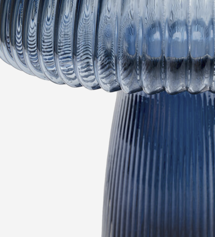 Jarrón azul de vidrio coloreado soplado a mano