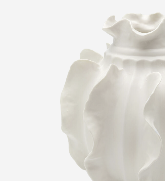 Viento Vase white ceramic with ruffled petal edges, close-up
