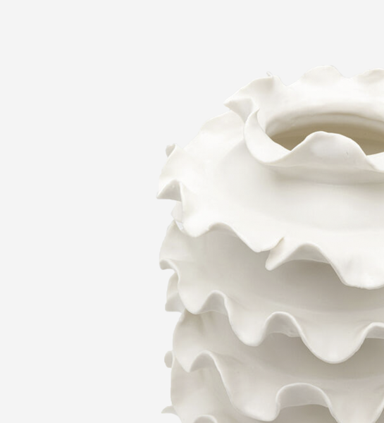 Jarrón Viento blanco con volantes de cerámica