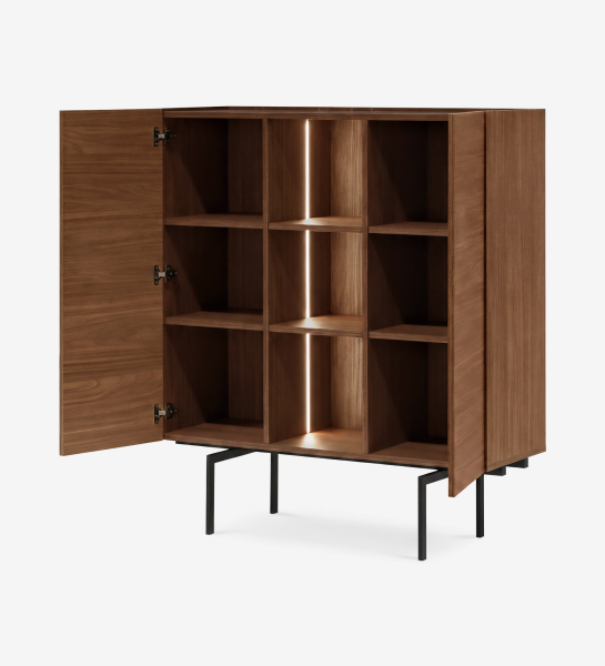 Vaisselier Lagos en bois avec étagères intérieures éclairées et pieds métalliques
